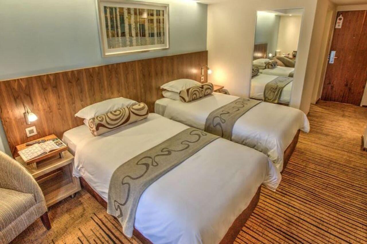 City Lodge Hotel Bryanston Йоханнесбург Экстерьер фото