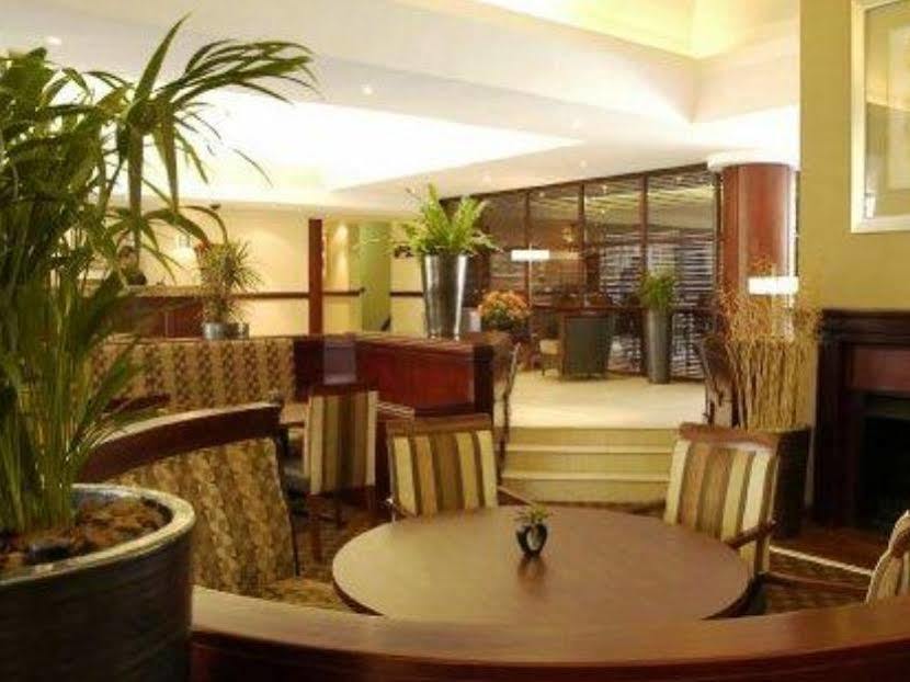 City Lodge Hotel Bryanston Йоханнесбург Экстерьер фото