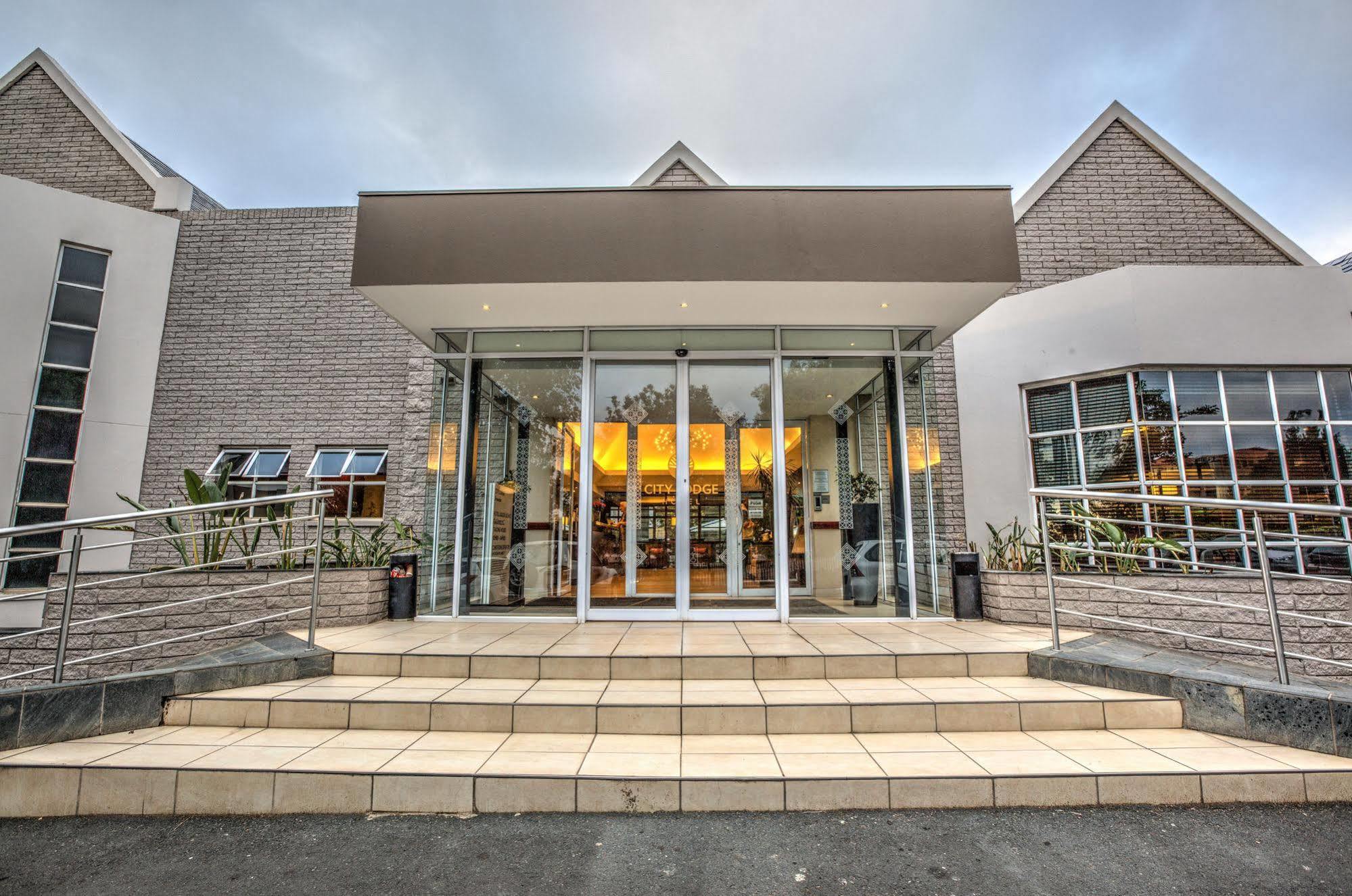 City Lodge Hotel Bryanston Йоханнесбург Экстерьер фото