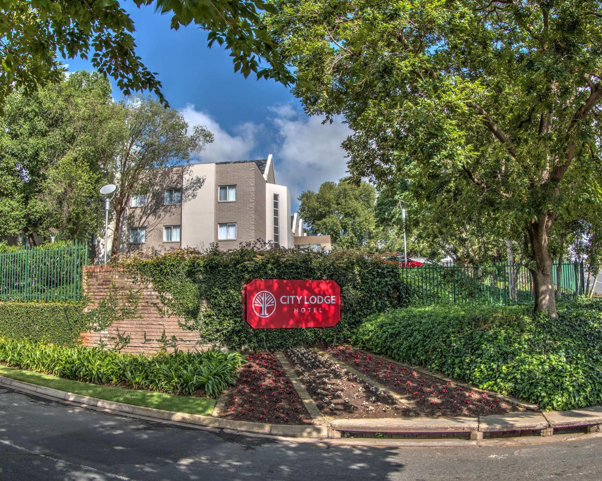 City Lodge Hotel Bryanston Йоханнесбург Экстерьер фото